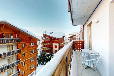 Imagine yourself in this inviting apartment, ideally situated near the village center and cable cars in Nendaz, Switzerland, within the breathtaking 4 Vallées region. Accommodating up to 4 guests, this comfortable 3-star apartment spans 34 m² on the ...