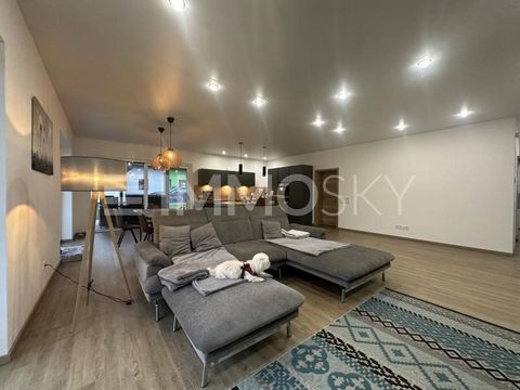 Bienvenue dans ce bungalow moderne, qui a été construit en 2021 et est situé sur un terrain spacieux de 1 200 m² à Allendorf (Eder). Avec une surface habitable de 161 m², cette maison exclusive offre beaucoup d’espace pour une vie confortable. Le bun...