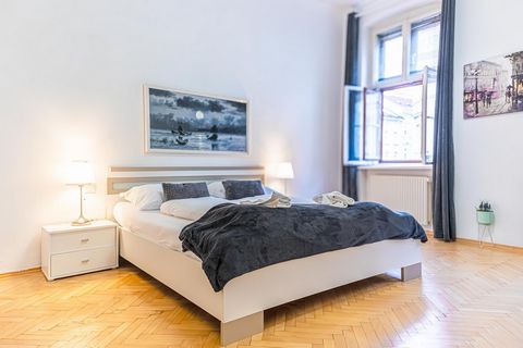 The spacious 80 m² apartment is a great option for traveling friends and lovers. The perfect location offers a spacious stay close to the Vienna Congress Center and the famous shopping street 