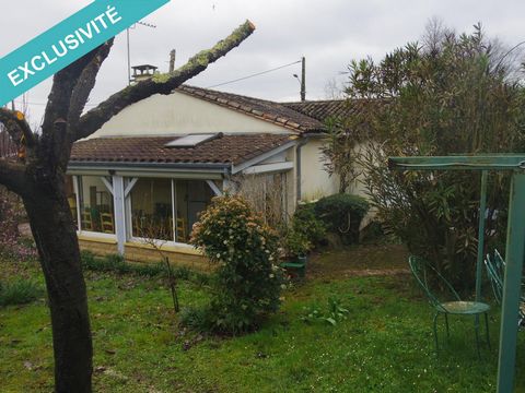 Corinne Kieffer , mandataire SAFTI, vous propose cette charmante maison de plein pieds. Au centre de la ville, vous profiterez d'un joli jardin entièrement clos et sans vis à vis. Vous entrez par une terrasse fermée et accédez au séjour avec une une ...