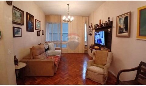 ¡Ven a vivir a uno de los barrios más deseados de Río de Janeiro! Este gran apartamento, ubicado en una comunidad cerrada en Copacabana, ofrece toda la comodidad y practicidad que usted y su familia merecen. Con una amplia gama de tiendas alrededor y...