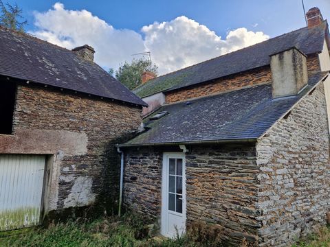 Située dans la charmante commune de La Chapelle-de-Brain (35660) en bord du fleuve (La Vilaine), proche de Redon, cette propriété offre un cadre de vie paisible et familial, loin de l'agitation urbaine. Appréciée pour son ambiance conviviale, La Chap...