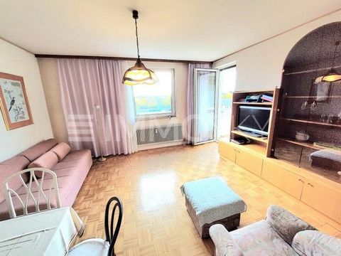 Gründberg is one of the best residential areas in Urfahr - cheap apartment with potential! The successful room layout leaves nothing to be desired: The apartment has a spacious living, dining room with open kitchen area and exit to the loggia, 1 bedr...