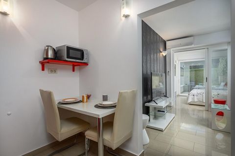 The apartment in Porec has 1 bedrooms and capacity for 2 persons. Accommodation of 35 m² nice and is fully-equiped, It has garden. The property is located 33 m train station 