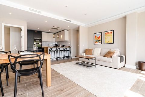 Dieses geräumige Apartment in der malerischen Stadt Mijas Costa bietet einen komfortablen Aufenthalt für bis zu 5 Personen. Mit 3 Schlafzimmern und einer Gesamtfläche von 95 m² ist das Apartment perfekt für eine Familie oder eine Gruppe von Freunden,...