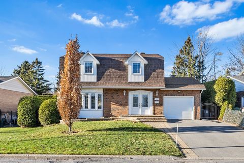 First time on the market in 25 years! This is a rare opportunity to purchase a move-in-ready home on a quiet street on Ile Bizard. The home has been meticulously maintained and renovated with quality and attention to detail. The first floor features ...