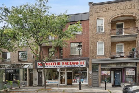 WELCOME TO OUR JEWEL IN VERDUN: AN IDEALLY LOCATED PROPERTY OFFERING LARGE, BRIGHT APARTMENTS AND STRATEGIC COMMERCIAL RENTAL SPACE ON A MAIN THOROUGHFARE. Nestled in the heart of a dynamic neighborhood, this address combines modern comfort with prox...