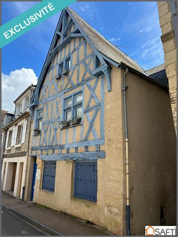 Situé à Nevers, en plein cœur du quartier historique et à proximité du palais Ducal, je vous propose ce local commercial en parfait état et plein de charme. De plain pied, vous accédez à une vaste entrée / réception pour accueillir vos clients ou pat...