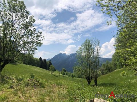 Located in the town of Corbel, a small village in Savoie bordering Isère, 30 minutes from Chambéry and 1 hour from Grenoble, come and discover this large plot of land of 1,992 m², fully buildable. Ideal for lovers of nature and calm. Easy access to t...