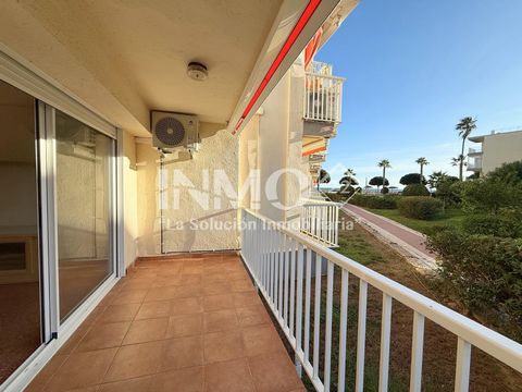 Appartamento sul lungomare a La Llosa, Cambrils Scopri questo affascinante appartamento di circa 50 m², situato nella zona privilegiata di La Llosa, a pochi passi dal mare. La casa dispone di una camera matrimoniale con armadio a muro, un bagno compl...