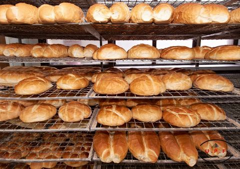 Découvrez avec UPF CONSEIL IMMOBILIER, cette belle opportunité de boulangerie-pâtisserie dans la périphérie du HAVRE, idéale pour un couple, située dans un emplacement stratégique avec stationnement facile et une clientèle fidèle assurant une activit...