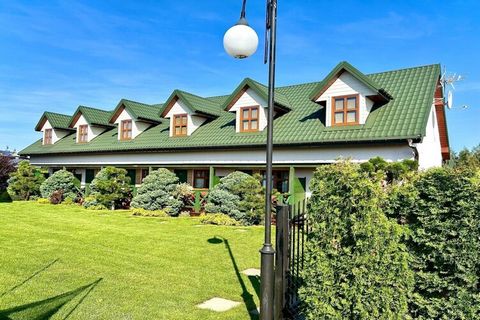 Sur une propriété clôturée, à 350 m de la mer, à quelques pas du centre ville, se trouve un complexe de vacances familial proposant un hébergement en gîtes tout confort. Maisons à étage avec terrasses couvertes, avec salon de jardin et matériel barbe...