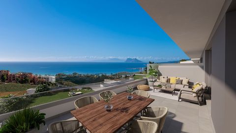 Welkom in deze prachtige luxe villa, gelegen in het pittoreske Manilva, Malaga. Deze exclusieve woning biedt een perfecte combinatie van elegantie en comfort, met een adembenemend uitzicht op de zee en de omliggende natuur. De villa is ontworpen om t...