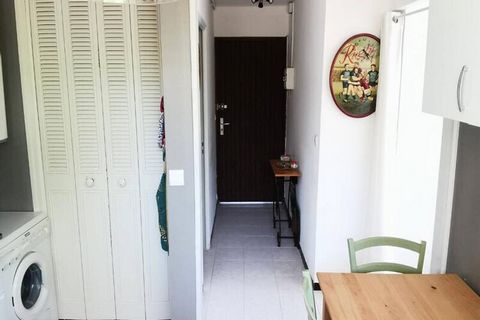 Residentie LES MOUETTES. Mooi appartement, volledig gerenoveerd en voorzien van wifi, zeer aangenaam, met groot privéterras. Dit appartement bestaat uit een entree, een woonkamer met een slaapgedeelte (1 bed van 140x190) en een kleine zithoek, een vo...