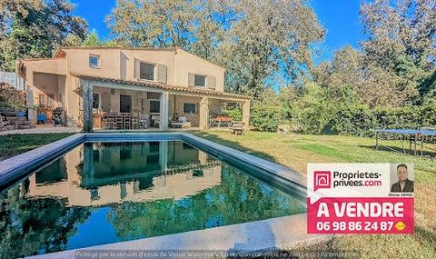 CHARMING VILLA, RENOVATED SHEEPFOLD SPIRIT Ideally positioned; This charming villa has something to seduce: countryside environment, a stone's throw from the lake and the motorway access of Les Adrets only 10 minutes away. The villa of about 120 m² o...