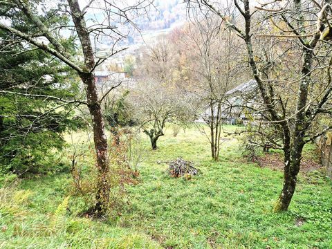 Tarn (81) te koop bouwgrond in Vabre. Albi 50 km of 1 uur, Toulouse 100 km of 2 uur, Beziers 110 km of 2 uur 10, Montpellier 160 km of 3 uur. Dit zeer goed belichte terrein beschikt over een stedenbouwkundig certificaat voor een houten huis van 50m²....