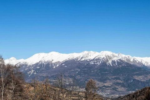 The property, along with its modern and well-appointed design, offers a 51 mÂ² ground-floor apartment with a capacity for 6 guests. The living room features a sofa bed and a panoramic view of the Serre-PonÃ§on valley. The master suite, with direct ou...