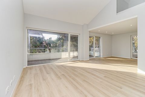 Brandneue 3-Zimmer-Wohnung, eine großartige Option für Familien, die Komfort und Lebensqualität suchen. Mit ausgezeichneten Gegenden und einer privilegierten Lage in Carcavelos. Es ist eine perfekte Gelegenheit für diejenigen, die Wert auf Bildung un...