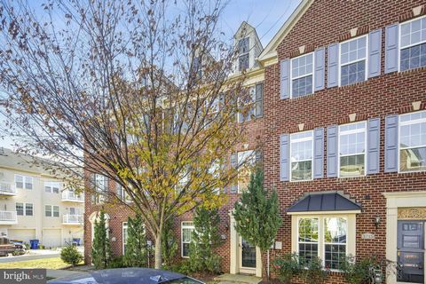 Modern Urban Living in Fort Lincoln: Step into the charm of this stunning Fairgate floorplan, built by Ryan Homes. Nestled in the serene, tree-lined streets of the Fort Lincoln neighborhood in Washington, DC, this 4-bedroom, 3.5-bathroom townhouse of...