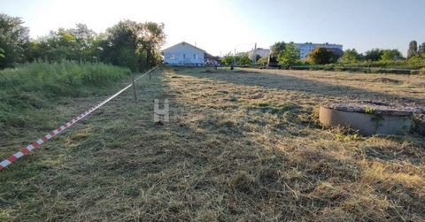 Номер в базе компании: 27412001. Продажа участка Краснодарский край., Крымский р-н., г. Крымск. Площадь участка 7 соток, свет, газ по меже, вода на участке. Назначение земли: садоводческое некоммерческое товарищество. Участок ровный и чистый. Находит...