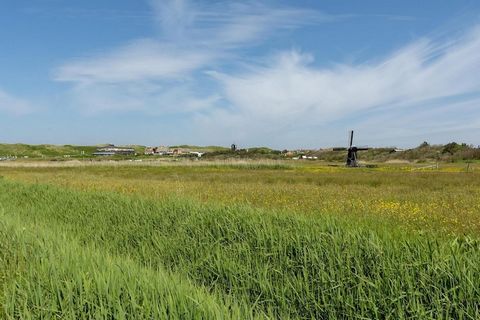 Welkom bij de perfecte vakantie voor gezinnen! Deze bungalow ligt in een rustig, autovrij park en biedt een veilige en serene omgeving voor uw (jonge) kinderen om te verkennen en vrij te spelen. De ruime tuin is een waar hoogtepunt en biedt voldoende...