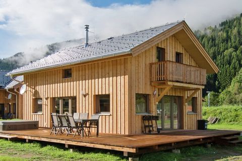 Willkommen in Ihrem idealen Alpenurlaub! Unser 100 m² großes Premium-Chalet bietet Platz für bis zu 10 Gäste in ultimativem Komfort und Stil. Das Chalet verfügt über vier wunderschön eingerichtete Schlafzimmer, darunter bequeme Doppelbetten, Etagenbe...