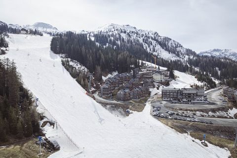 La casa a Hermagor ha 4 camera(e) da letto e capacità per 12 persone. Alloggio di 105 m² arredato con gusto e totalmente attrezzata, con vista alla montagna. Si trova a 200 m 