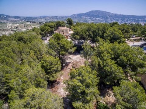 Zuid Oost georiënteerd bouwperceel in een rustige woonwijk in Benimeit Moraira