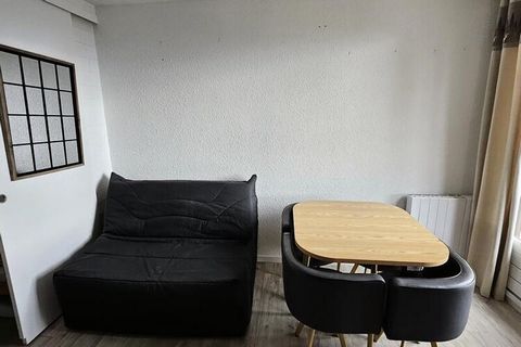 Ref. 103 Charmantes Studio/Hütte für 4 Personen in der Nähe von Geschäften, darunter: Eine unabhängige Kabine mit 90-cm-Etagenbetten, Wohnzimmer mit 140-cm-Schlafsofa. Ausgestattete Küchenzeile: Zwei-Flammen-Elektroherd, oberer Kühlschrank, Backofen,...