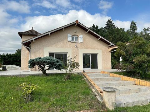 Cote Roannaise maison 212m2 6000m2 de terrain