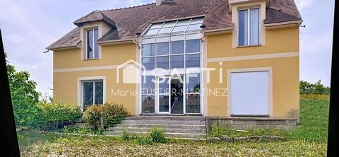 5 pièces 145 m² rénovés (env) et 70 m² a aménager en appartement, en espace professionnel..