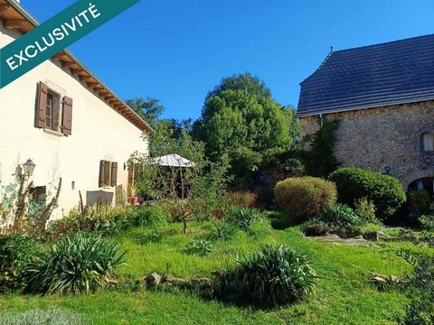 Située dans un petit hameau à moins de 3km de Lanuejouls, 20mn de Villefranche de Rouergue et 40 des portes de Rodez.
