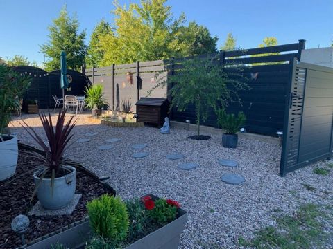 Maison indépendante avec double garage et jardin