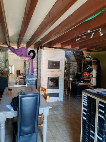 Jolie petite maison en pierres à finir de rénover