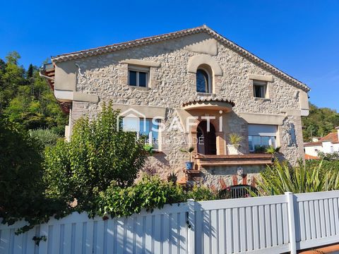 Rénovation de qualité, charme de l'ancien préservé et valorisé