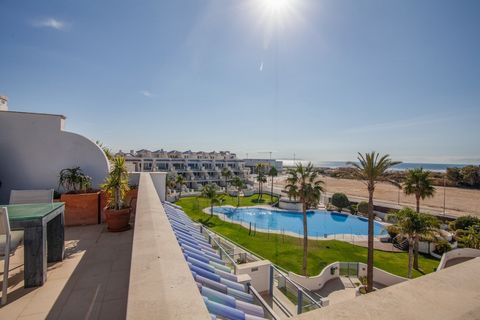 Spectacular corner penthouse for holiday rental enjoying amazing sea views in one of the best developments in Tarifa. This duplex apartment enjoys 3 spacious bedrooms, 2 bathrooms, living room, kitchen and 4 different terraces on both sides of the pr...