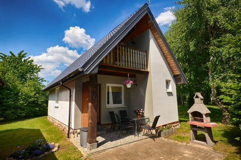 The holiday home is located in Darlowo. It has 2 bedrooms which can accommodate 6 people and 1 child. It is ideal for big families and groups to have a vacation to remember. In case you want to buy something, town centre Darlowo is 3 km away. Darlówk...