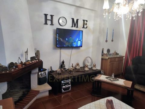 Well located apartment, consisting of 3 bedrooms, kitchen living room and 2 WC c + self-contained fraction garage included in the indicated value. Very well located at the entrance of Abrantes, quiet place, 2 minutes from the access of the A23. Energ...