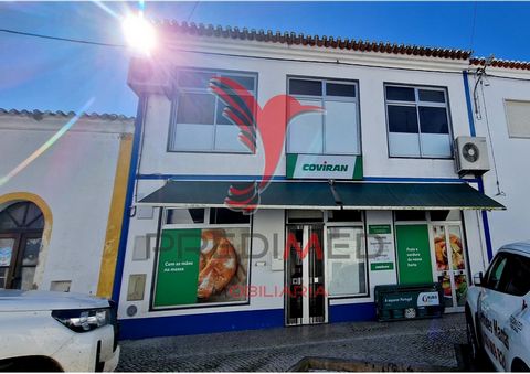 In the center of the beautiful Alentejo village and we are talking about Torrão do Alentejo, there is for sale a commercial space on the ground floor and 1st floor. This commercial space has already served as: Café, Pastry Shop, Bar and Super Market,...