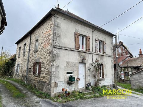 MARCON IMMOBILIER - CREUSE IN LIMOUSIN/NOUVELLE AQUITAINE - REF 88367- 20 minutes from GUERET. Your real estate agency MARCON offers this stone house of 160 m² to renovate including the ground floor: kitchen, dining room, large room of 47 m². On the ...
