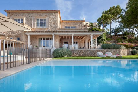 A unique natural stone finca situated directly in the bay of Camp de Mar. The elegantly designed estate offers an extraordinary sense of life with privacy for its owners and guests.  Withholding high quality equipment with many details and extras. Fi...