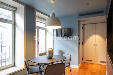 Two bedroom apartment next to the market Ferreira Borges! New apartment, situated in a building from the 19th centuary with a classic facade, completely refurbished, in the centre of Porto. This is the result of a project restoring an old building, w...