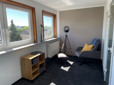 The entire attic has been completely renovated and newly furnished. The apartment is equipped to a high standard with numerous extras and is perfect for business travelers. You can expect a full-fledged workplace with a large desk, ergonomic office c...