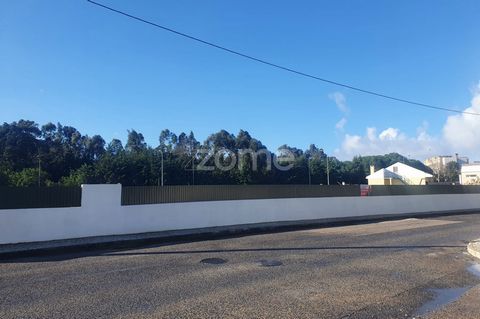 Identificação do imóvel: ZMPT562965 Plot of urban land in São Domingos de Rana. Total Area: 2200 m². With classification of urban land and qualification of land as green space, subcategories of Recreation and Production and another part of Protection...