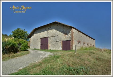 Dpt Tarn et Garonne (82), à vendre proche de VALENCE D'AGEN Grange de 580 m² - Terrain de 5000 M2