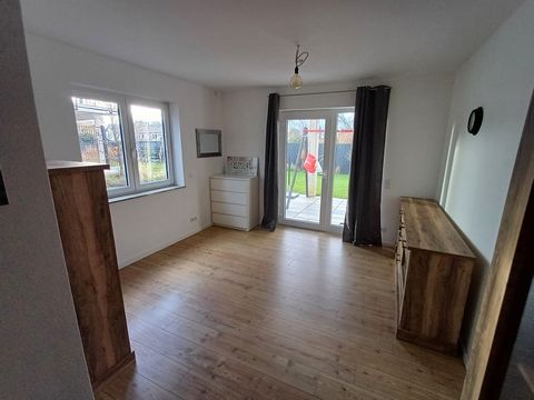 Welcome to Brünnchenweg, Groß-Zimmern! This charming 2-room apartment offers you a cozy bedroom, a spacious living room and a fully equipped kitchen to maximize your living comfort. Features of the apartment: Bedroom: the cozy bedroom invites you to ...