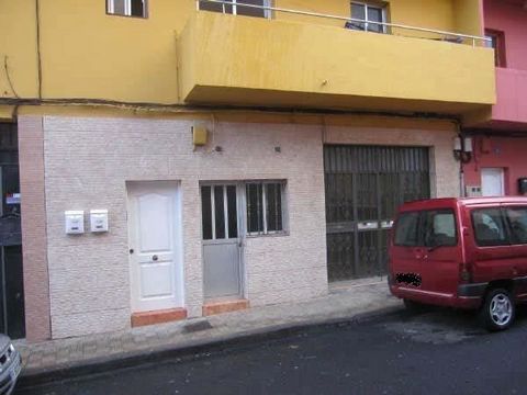 Commercial premises on the ground floor located in the neighborhood of San Matías, Taco. It has an approximate area of 91 square meters. The offer is subject to errors, price changes, omissions and/or withdrawal from the market without prior notice. ...