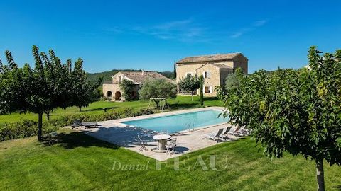 Thos delightful property with 17th century origins is located in the Cèze Valley, renowned for its Côtes du Rhone vineyards and its gorges, and near Valbone Forest, 30 km from Uzès and the motorways, and 50 minutes from Avignon TGV station. Peaceful ...