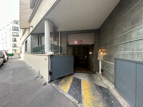 Paris 13, à vendre Parking intérieur en sous-sol - Olympiades