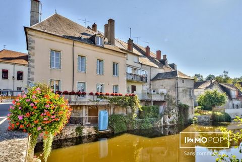 Immo-pop, the fixed price real estate agency offers this Type 5 house of 140 m² (rue de la Halle), facing South close to shops, schools and transport (bus for college and high school). Old bourgeois house that was part of the castle, huge potential, ...